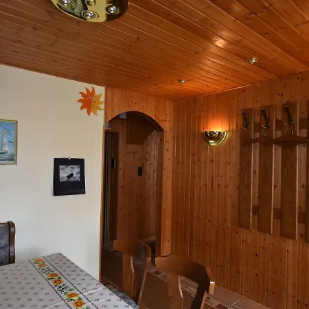Prázdninový dům Luxurious Bungalow In With Terrace